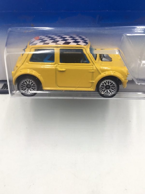 2000 Hot Wheels #90 Mini Cooper Metal base Pop off body read description 64C For Discount